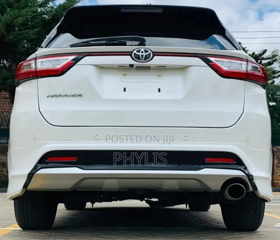 Toyota Harrier 2.0 2019 White