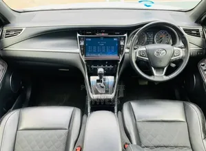 Toyota Harrier 2.0 2019 White