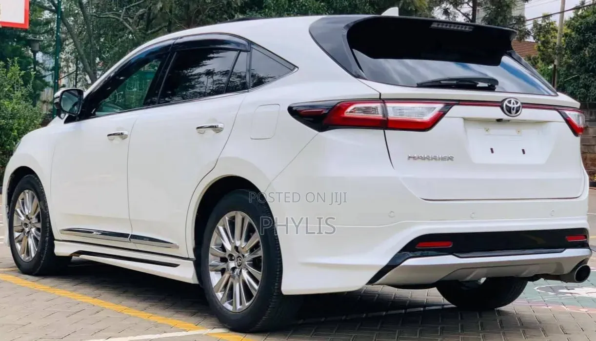 Toyota Harrier 2.0 2019 White