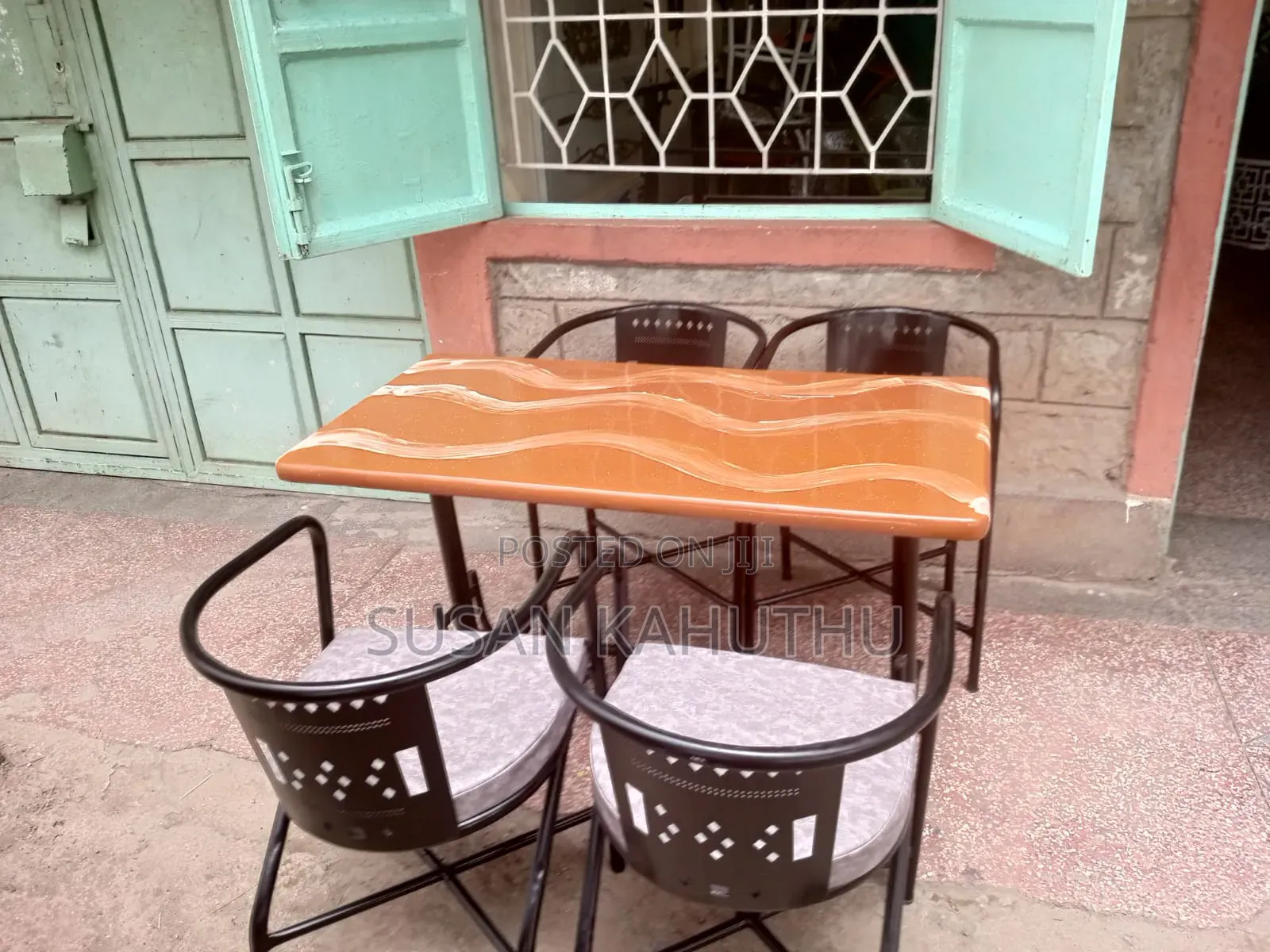 Adorable Restaurant/Bar Set