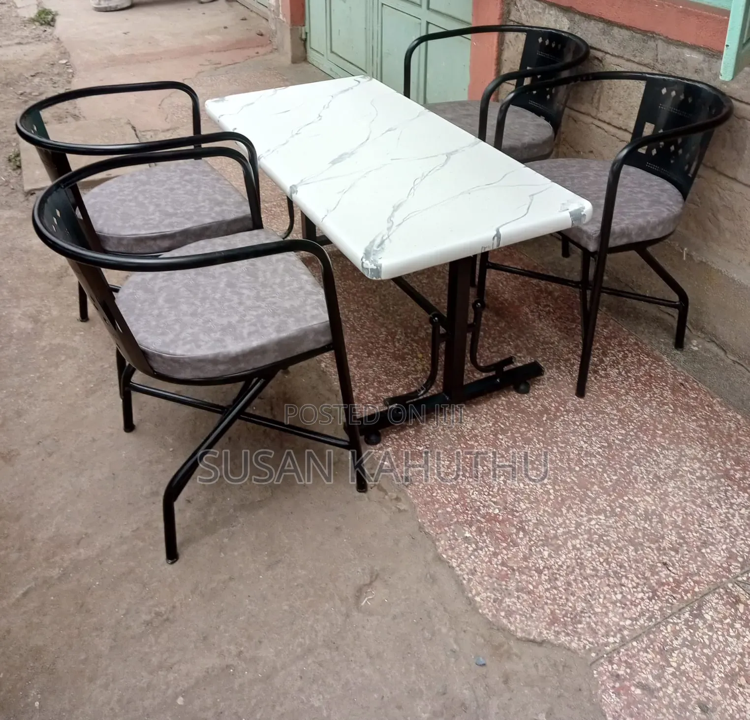 Debonair Restaurant Set