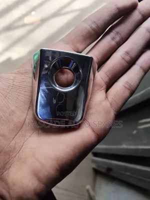 V8 200 Series Door Handle Key Cover