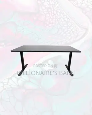 Modernize Your Office Using a Desk Clean Cable-Friendly Workspace
