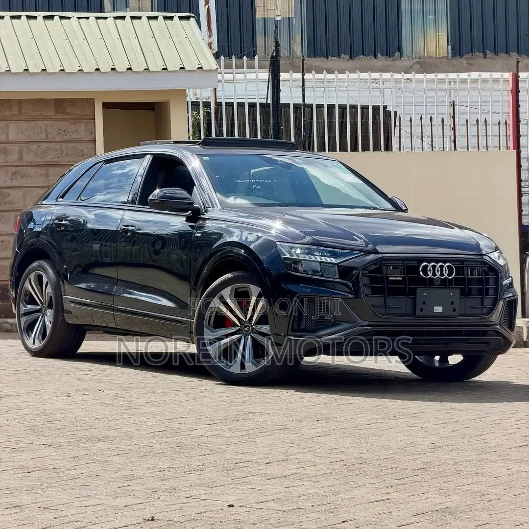 Audi Q8 2021 Blue
