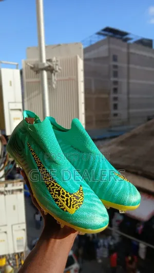 Laceless Phantom Football Boots,Soccer Boots