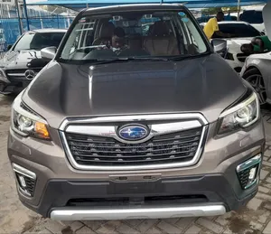 Subaru Forester Base AWD 2019 Brown