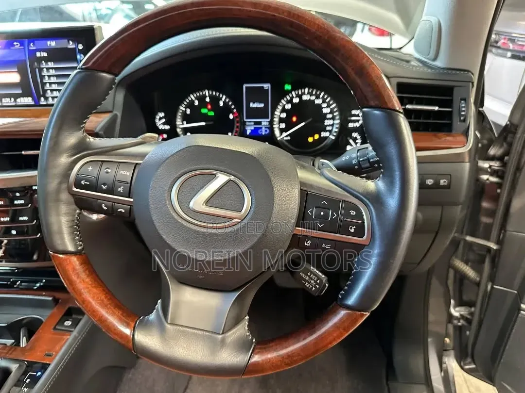 Lexus LX 570 AWD 2018 Gray