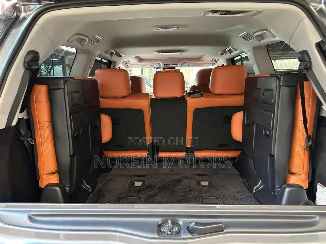 Lexus LX 570 AWD 2018 Gray