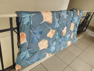 Unbinded Duvet 5*6 ,1 Bedsheet and 2 Pillow Cases