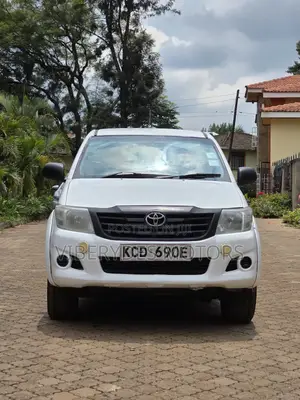 Toyota Hilux 2015 White