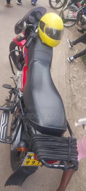 Bajaj Boxer 2024 Red