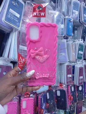 Pink Silicone Phone Case Featuring a Decorative Wavy Edge
