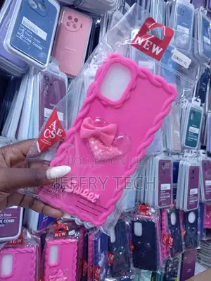 Pink Silicone Phone Case Featuring a Decorative Wavy Edge