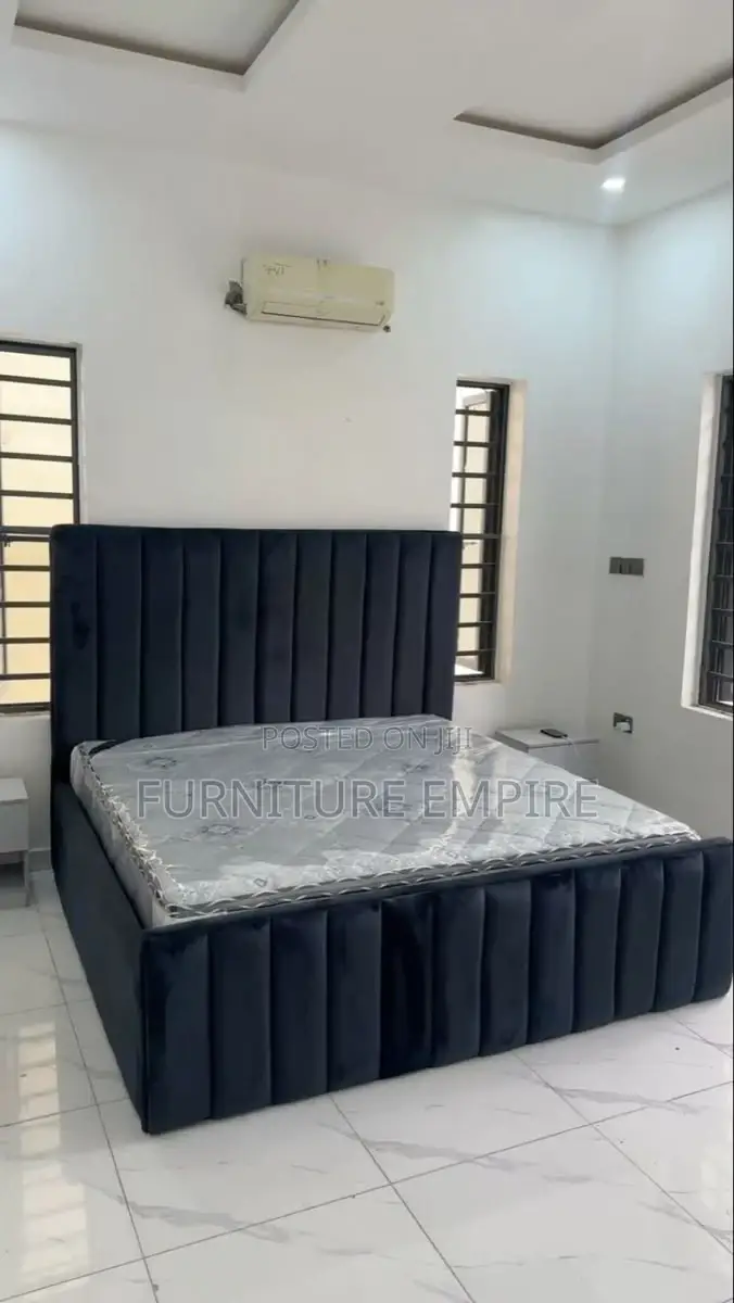 Black Chester Bed