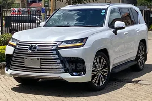 Lexus LX 600 2022 White