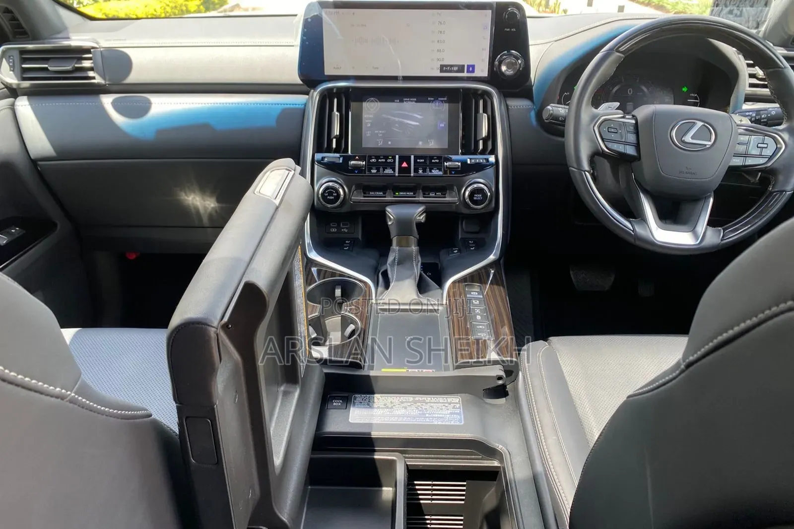 Lexus LX 600 2022 White