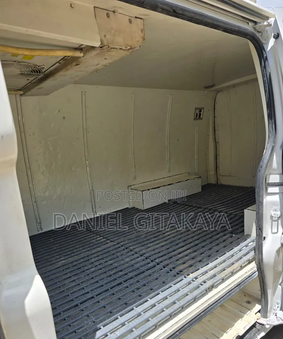 Toyota HiAce 2014 White