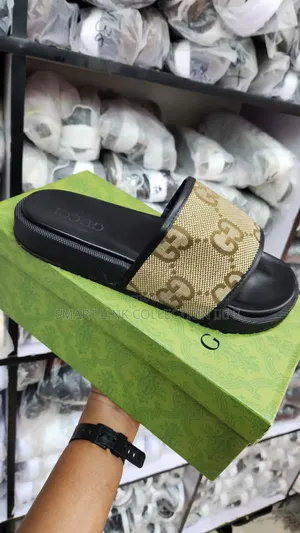 Gucci / Louis Vuitton