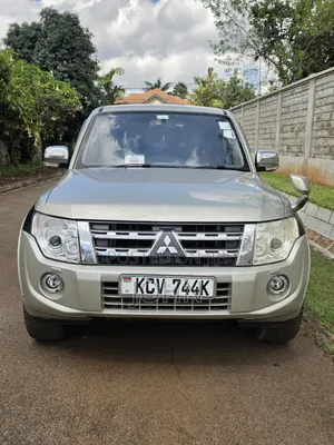 Mitsubishi Pajero 3.2 Di-Dc GLS 2012 Gold