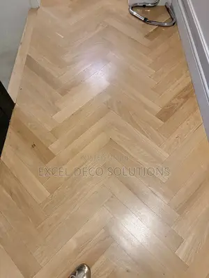 5mm Herringbone SPC Floor With Underlay – Premium Wooden Look