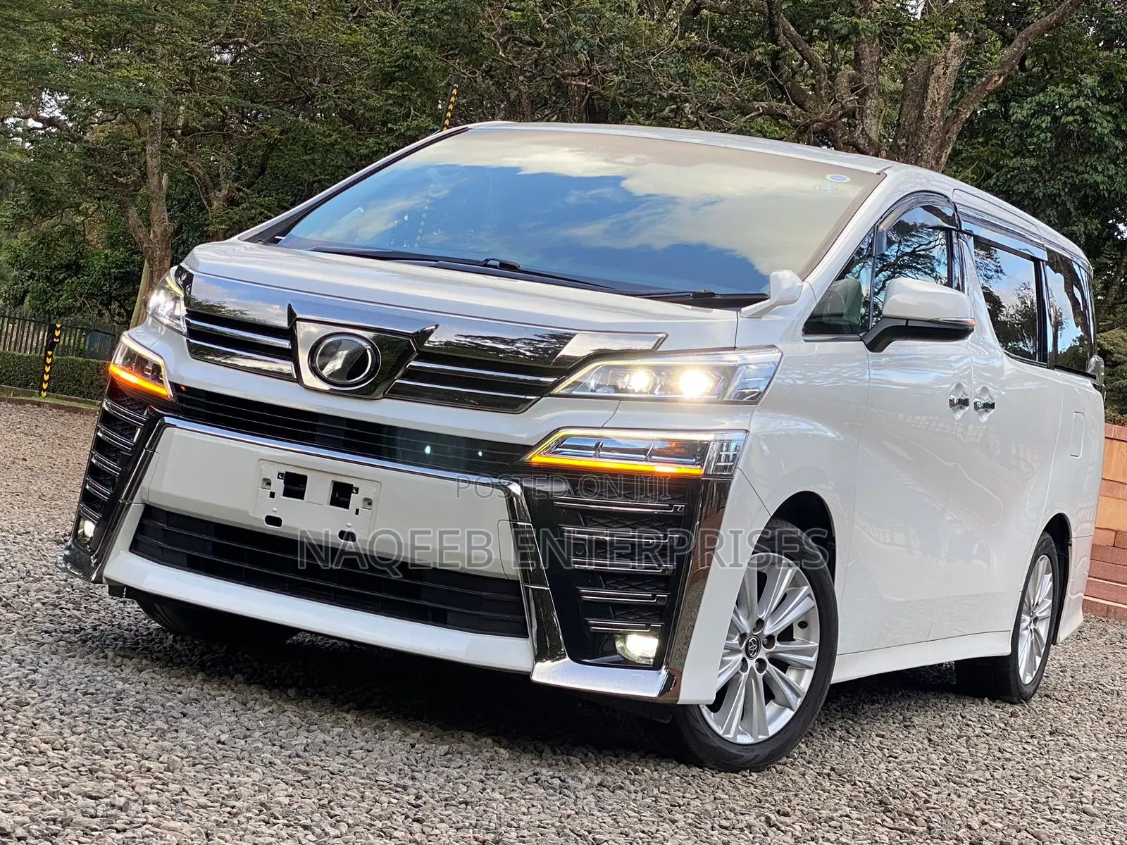 Toyota Vellfire 2019 White