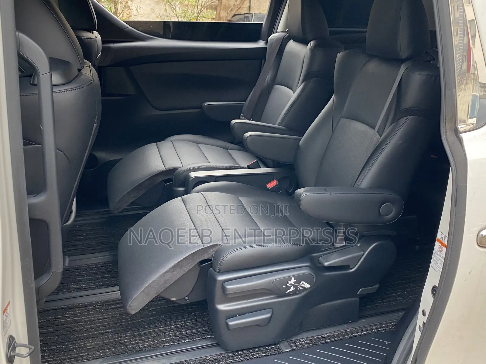 Toyota Vellfire 2019 White