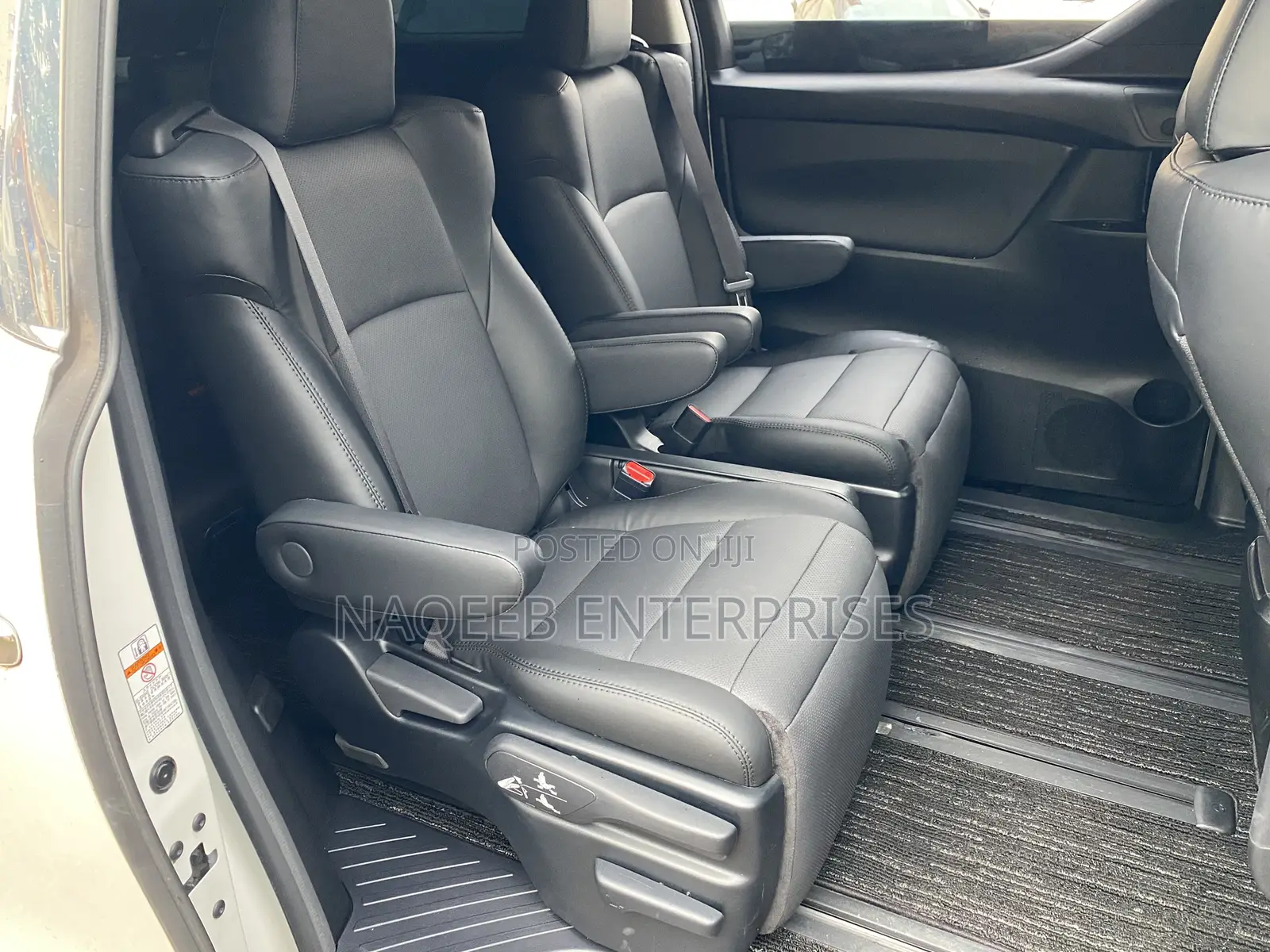 Toyota Vellfire 2019 White