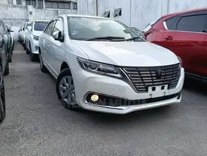 Toyota Premio 1.8 FWD 2019 White