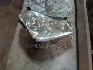 Headlight Nissan Fuga Y50 Xenon