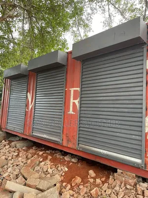 Reliable Manual Rolling Door