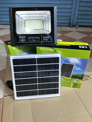 Surveillance Led Solar Flood Light 300 Watts Ip 67 Daylight Sensor