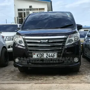 Toyota Noah 2.0 FWD (8 Seater) 2017 Purple