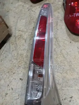 Taillight Nissan Serena C26 2010