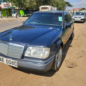 Mercedes-Benz E200 1997 Blue