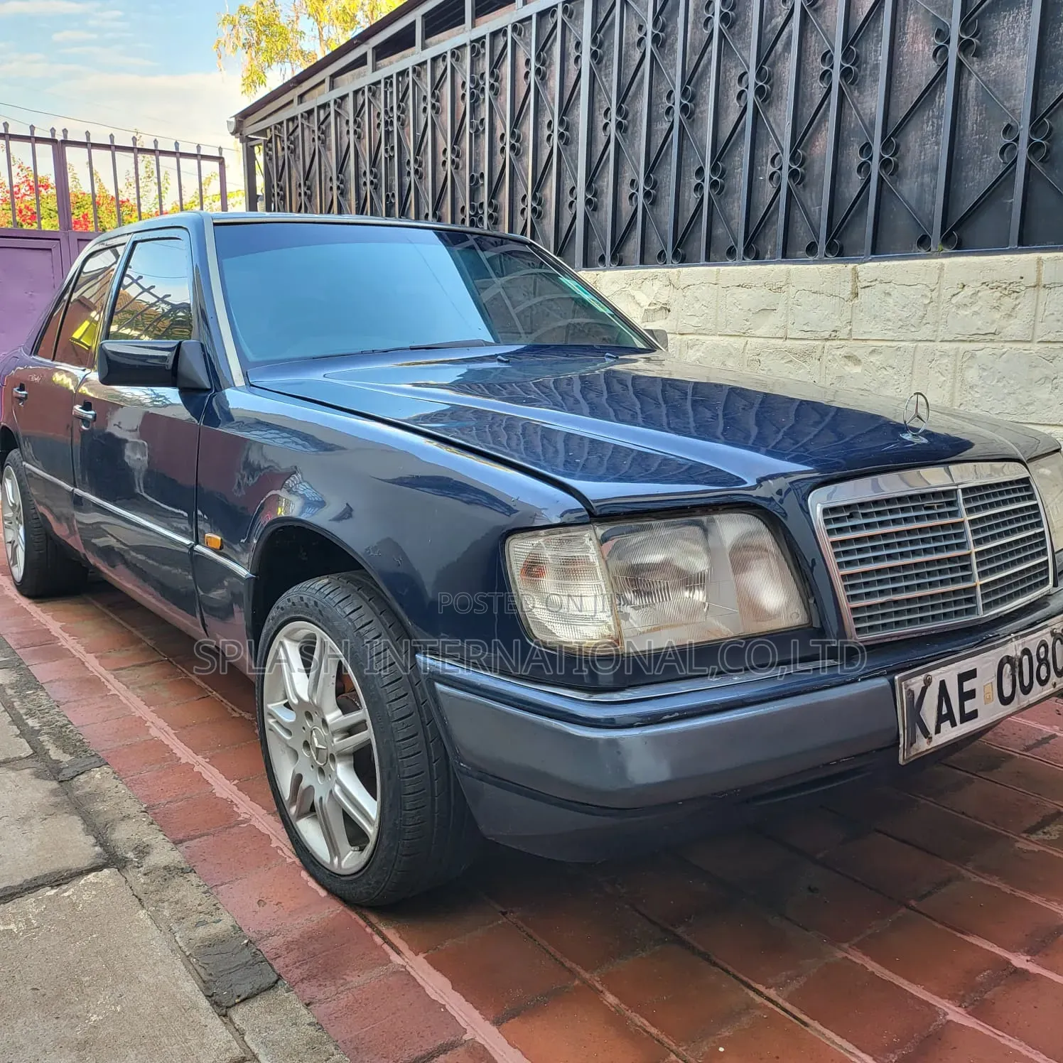 Mercedes-Benz E200 1997 Blue