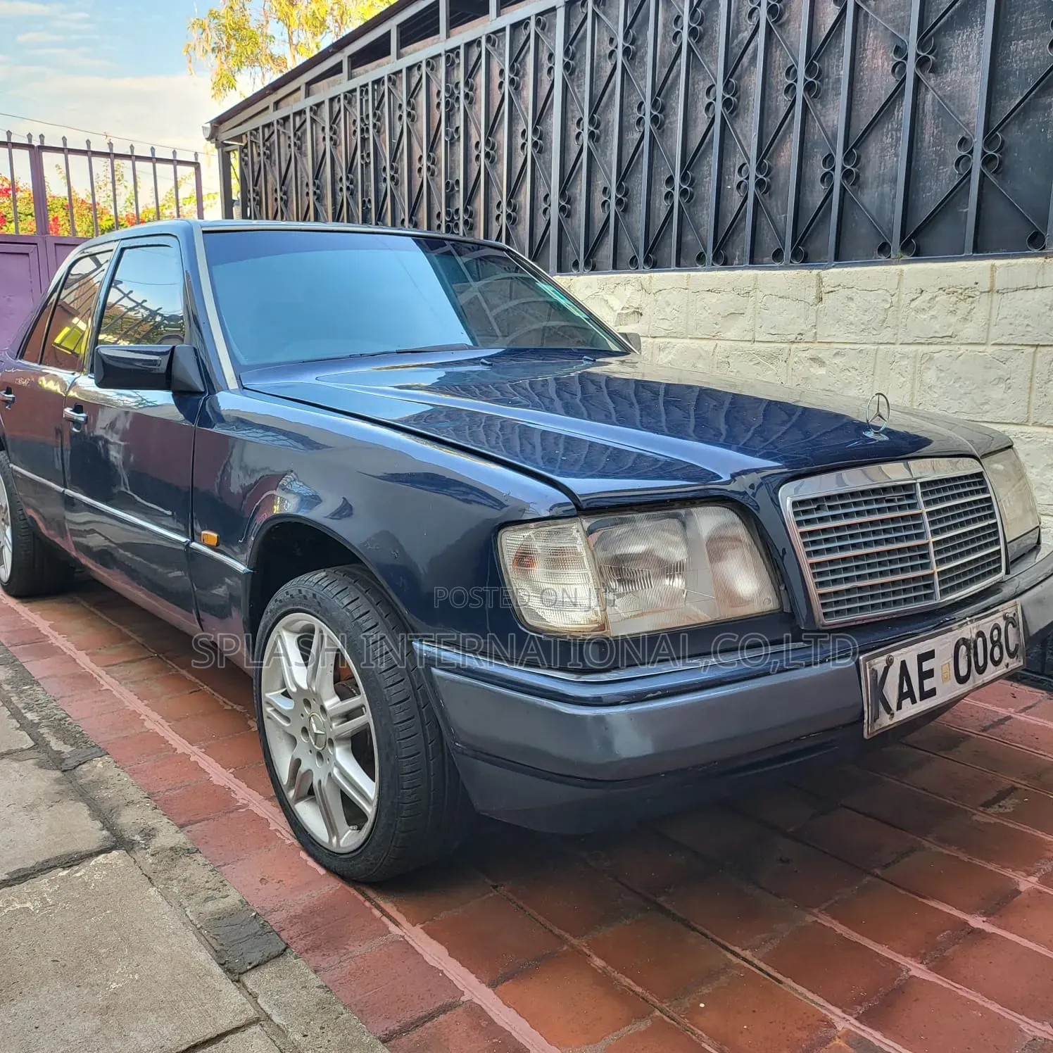 Mercedes-Benz E200 1997 Blue