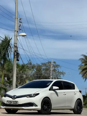 Toyota Auris 2016 Pearl