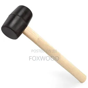 500g Black Rubber Mallet With a Wooden Handle.