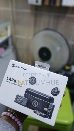 Tiny Wireless Lavalier Lark M2 Mic