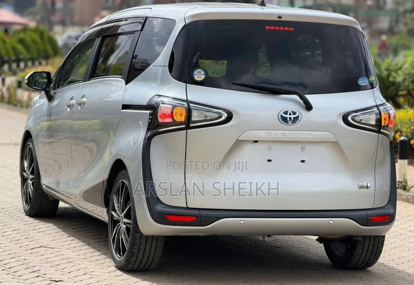Toyota Sienta 2020 Silver