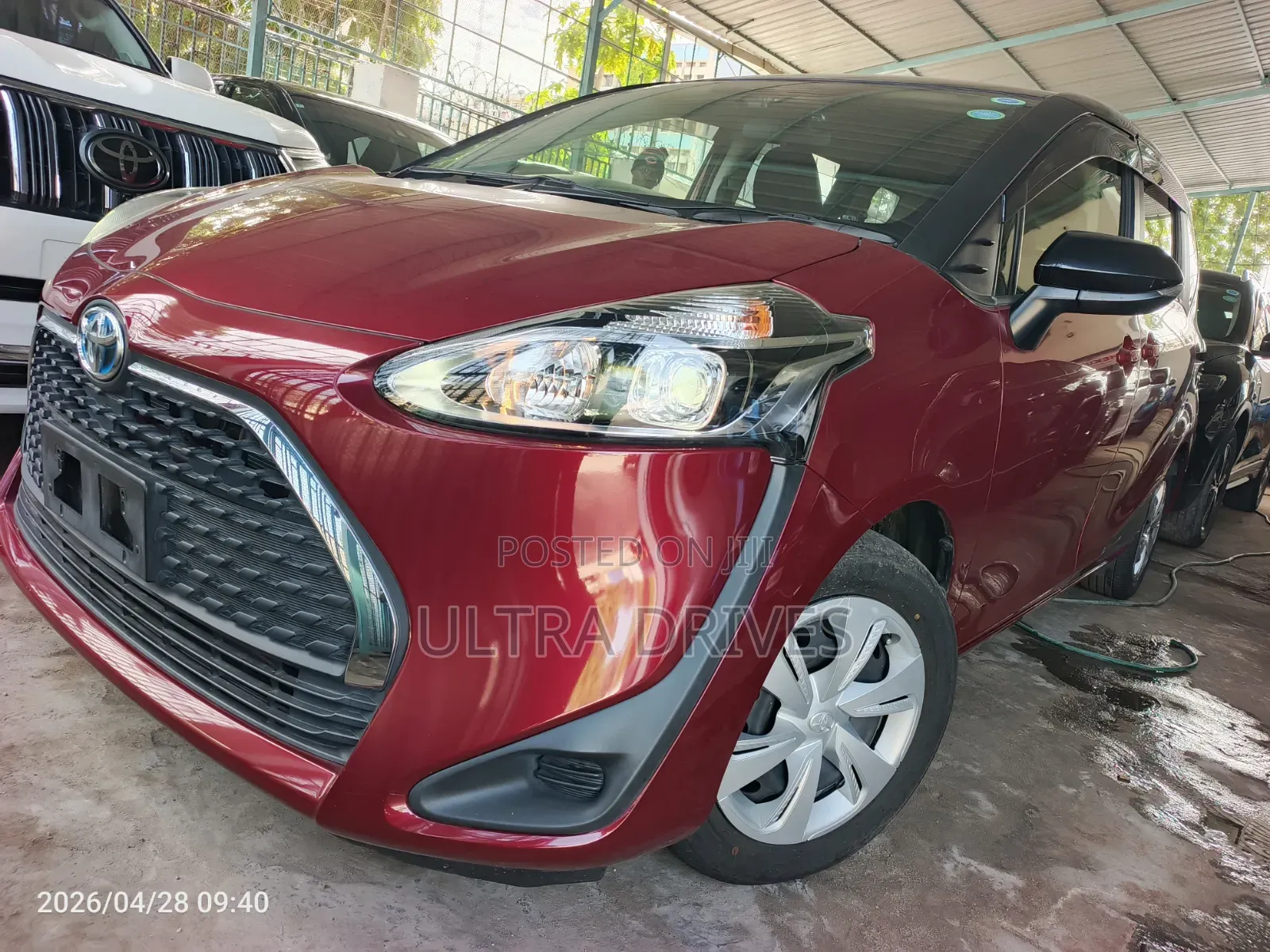 Toyota Sienta 2020 Red