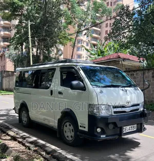 Toyota HiAce 2014 White