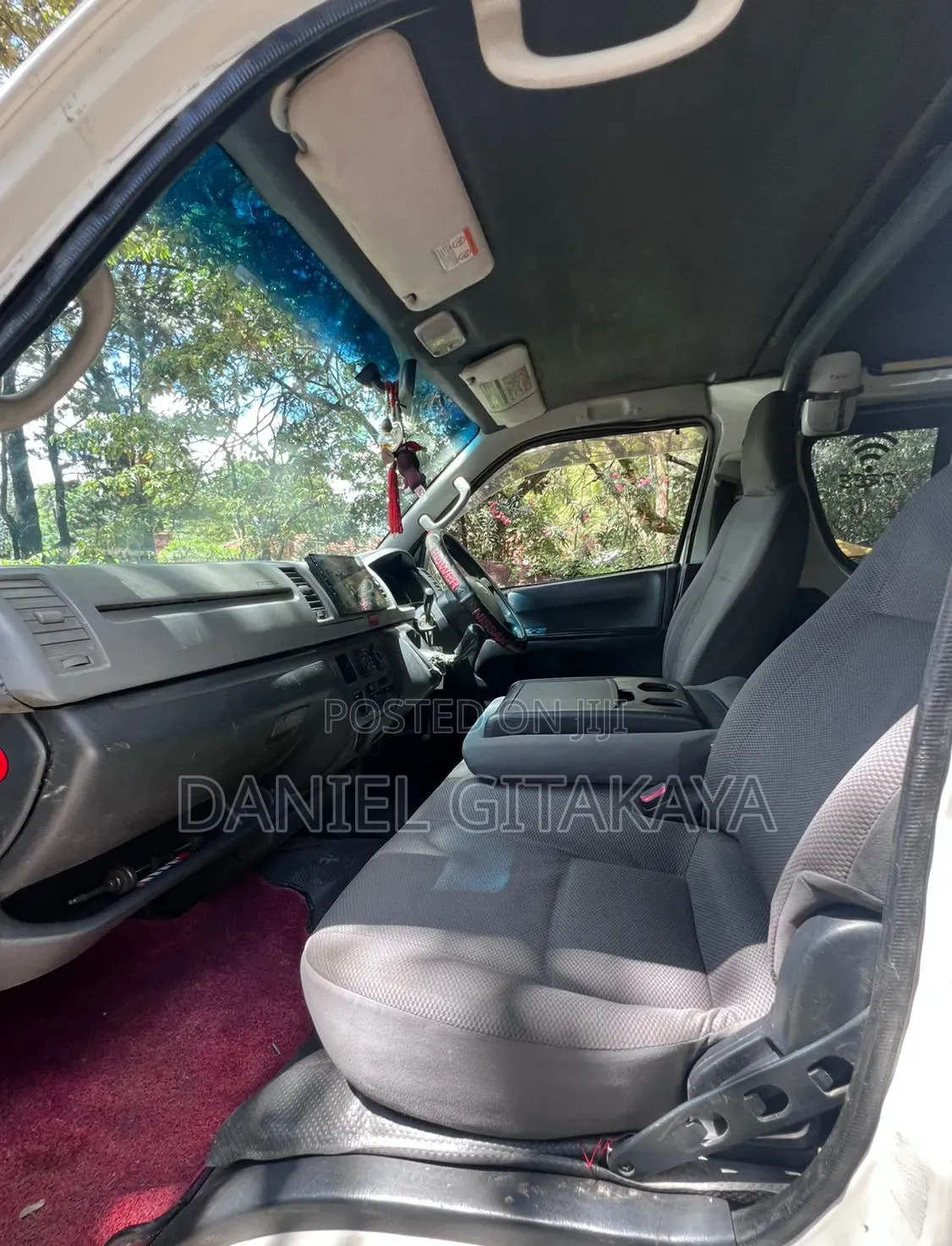 Toyota HiAce 2014 White