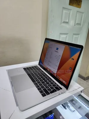 Laptop Apple MacBook Pro 16GB Intel Core i7 SSD 256GB