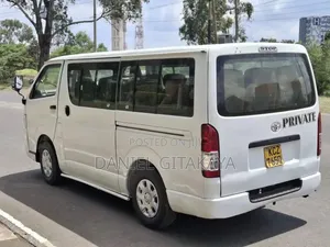 Toyota HiAce 2013 White