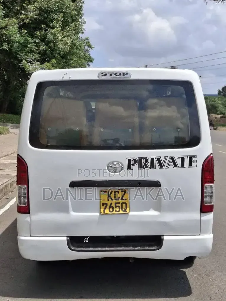 Toyota HiAce 2013 White
