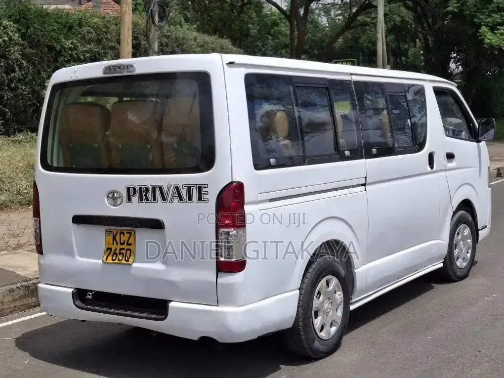 Toyota HiAce 2013 White