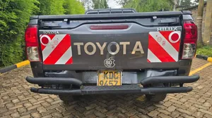 Toyota Hilux 2020 Gray