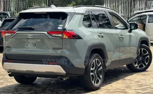 Toyota RAV4 Adventure AWD 2020 Green