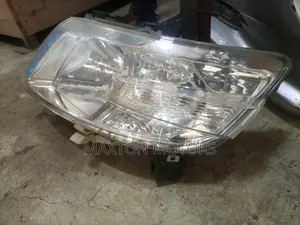 Headlight Nissan Serena C25 2005 Non Xenon